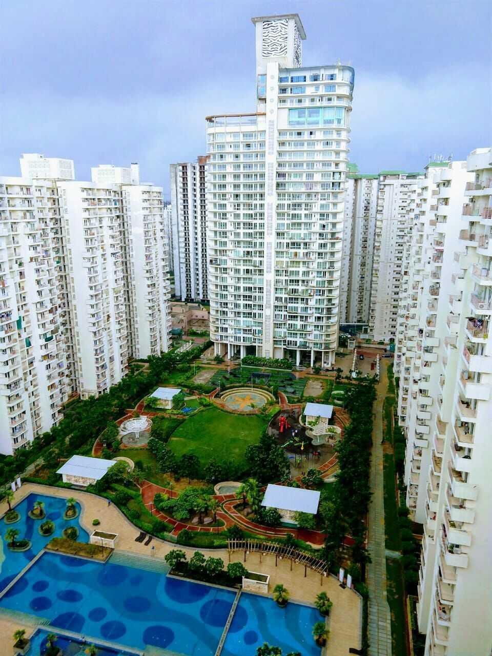 4 BHK Apartment in Mahagun Moderne, Sector 78