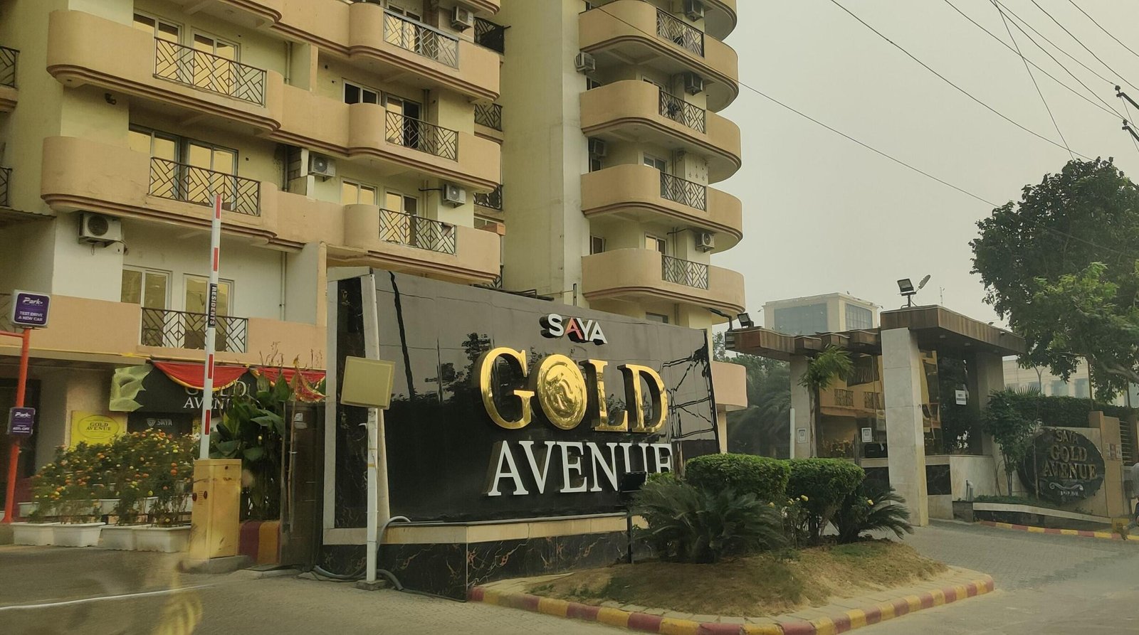 4 BHK Apartment in Saya Gold Avenue, Indirapuram