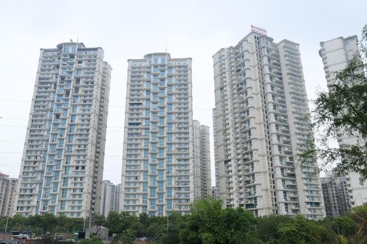 Mahagun Mezzaria residential building