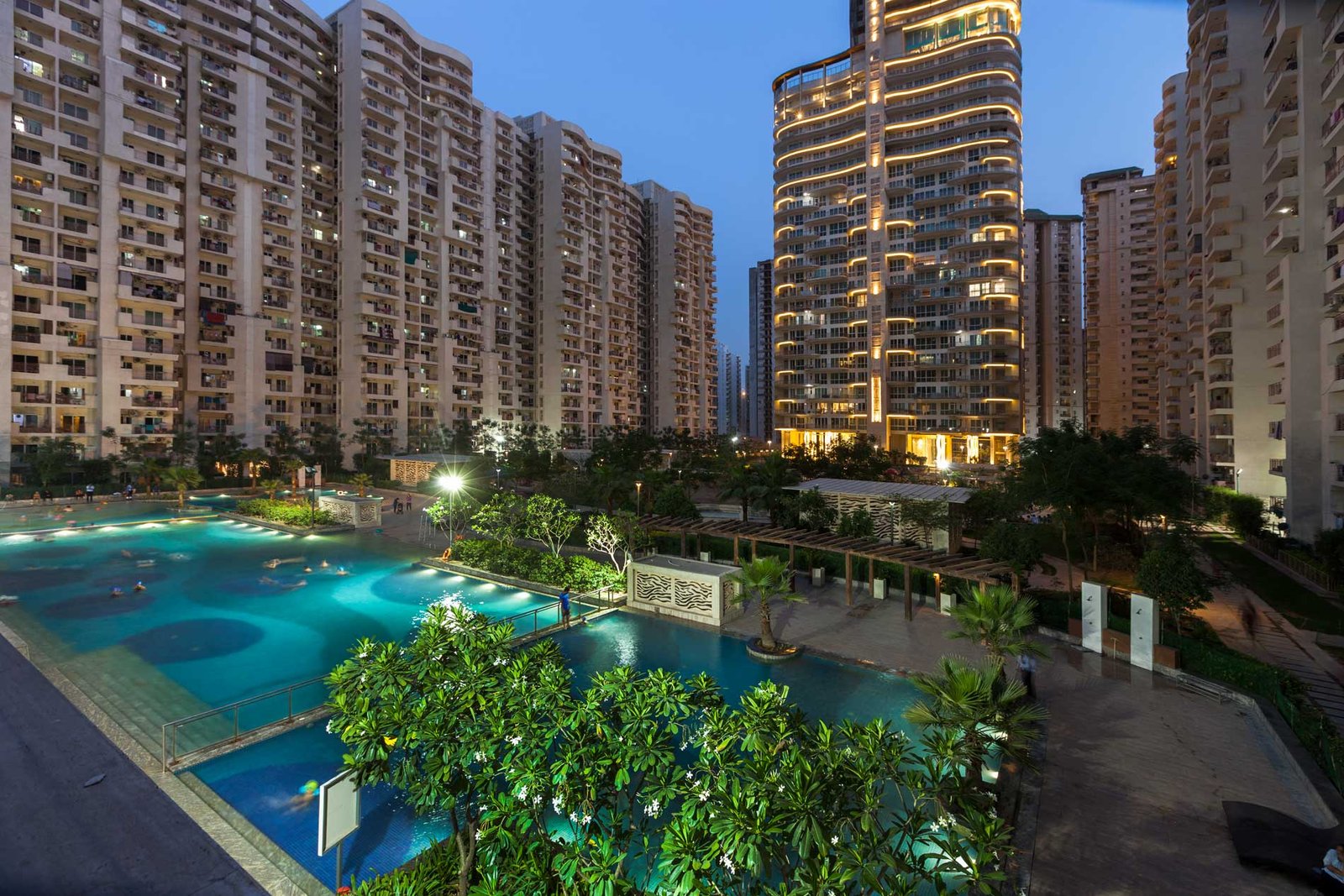 Mahagun Moderne residential building